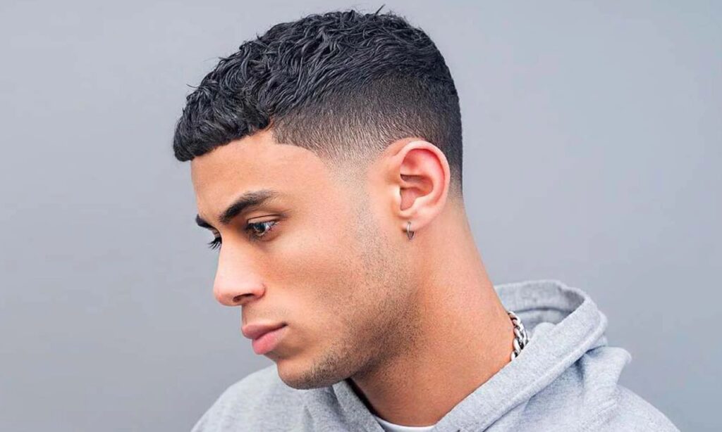 Oval face: Balanced and versatile styles