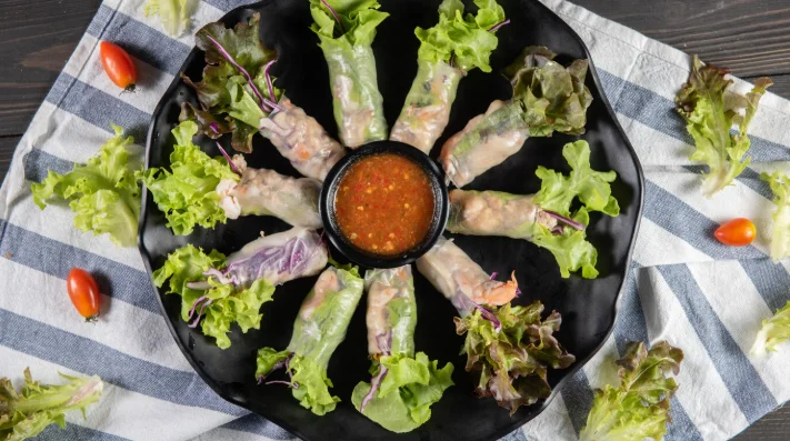 Chicken Lettuce Wraps with Hoisin Sauce-500 calorie dinner ideas