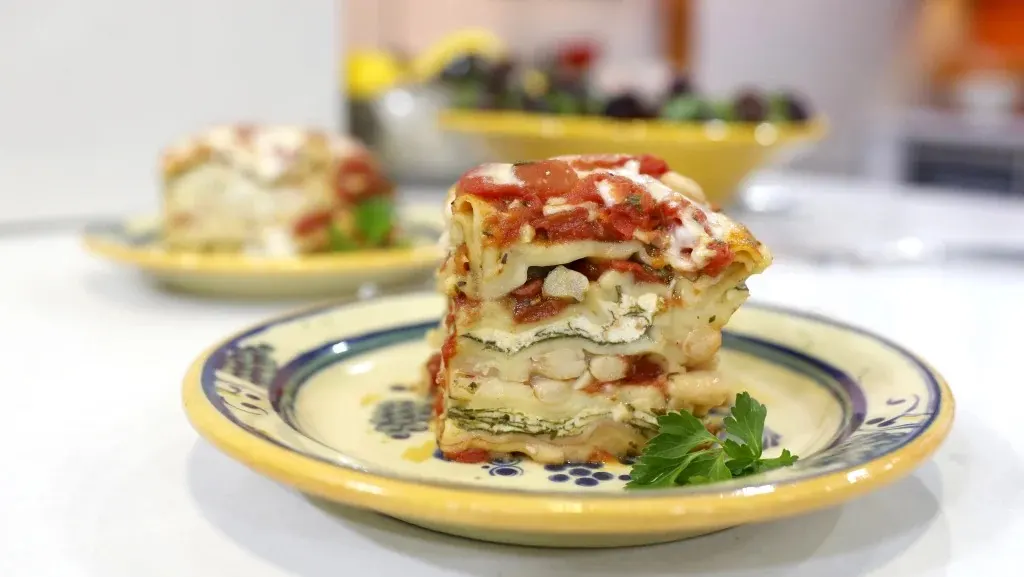 8. Slow Cooker Lasagna Lazy Layers in This Best Crockpot Meal