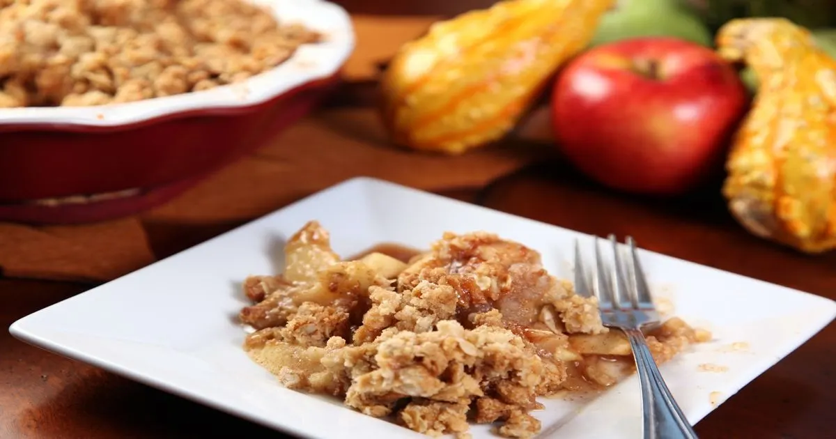 10. Apple Crisp A Delicious Slow Cooker Dessert Recipe