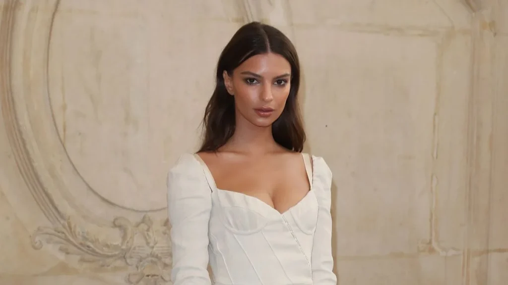 Career and the Journey to Emily Ratajkowski Net Worth