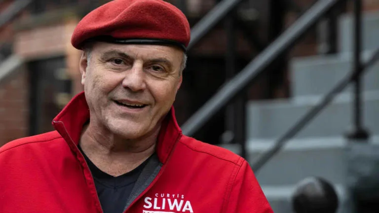 Early Life and Education: Curtis Sliwa Net Worth