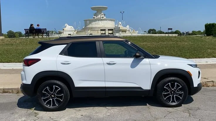 Why White SUV Cars Remain a Timeless Favourite
