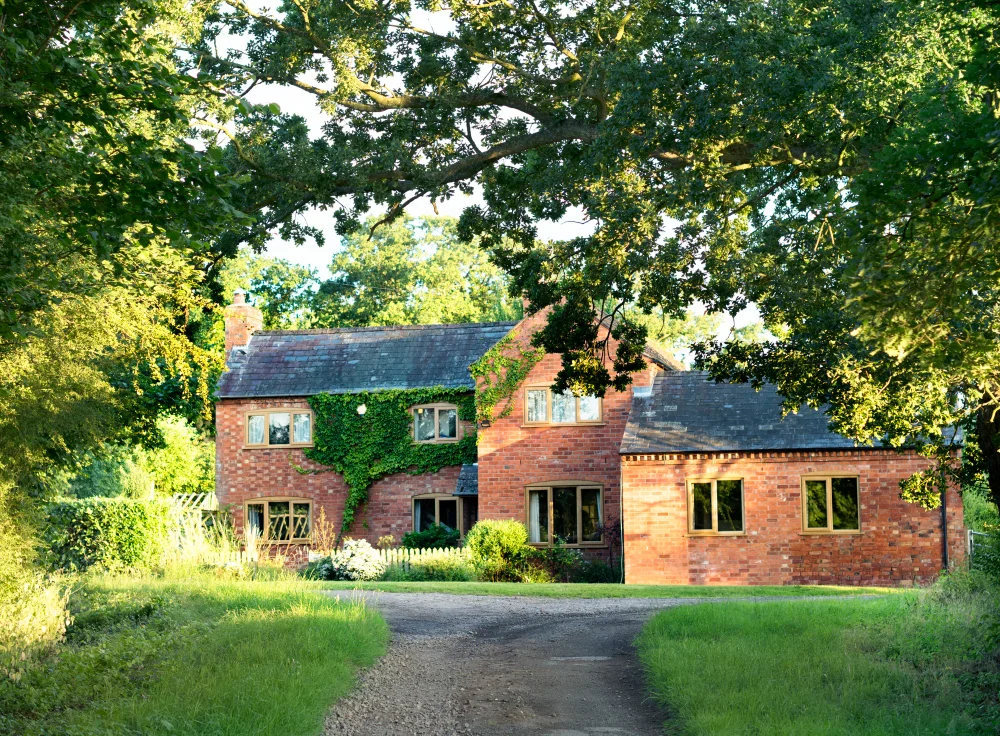 Benefits of Choosing a Modern Tudor Home