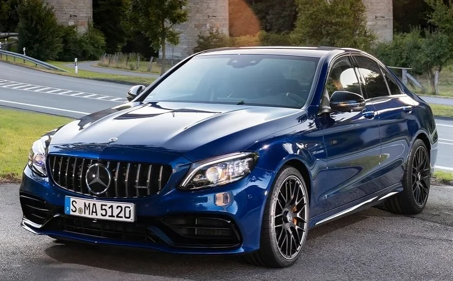 Mercedes Benz: Classic Comfort Meets Innovation