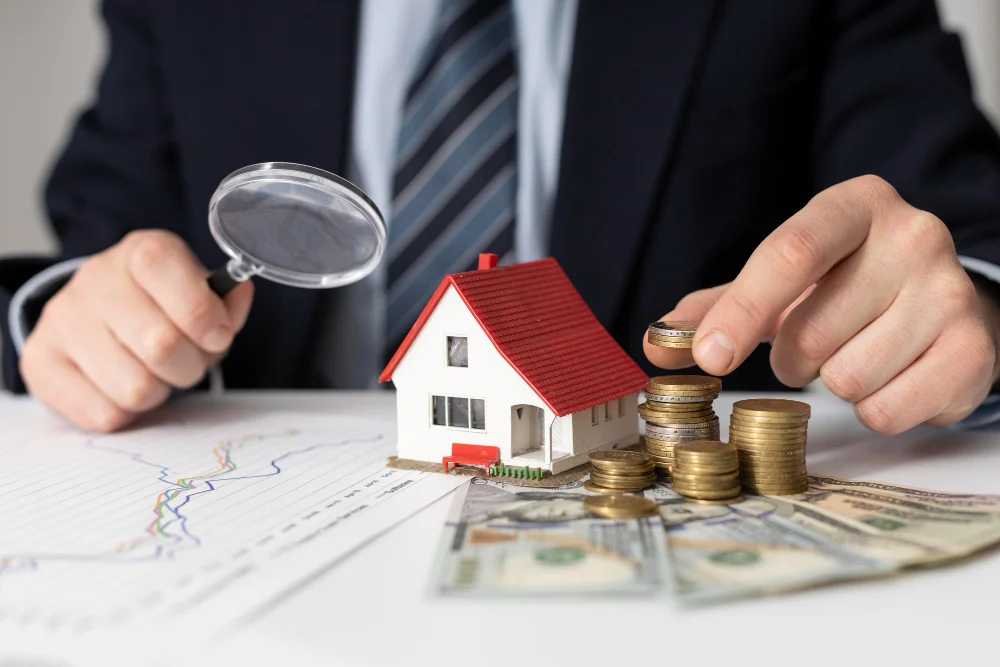 Who Should Invest in Luxury Real Estate Funds?
