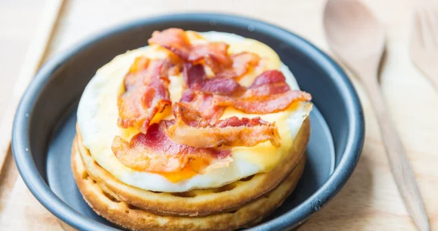 Cheesy Ham & Egg Bake