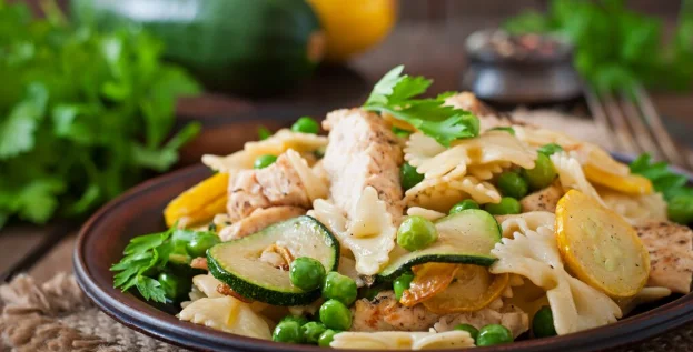 Pasta with zucchini, chicken and green peas-cheap pasta recipes