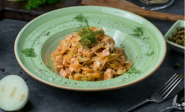 Creamy Lemon Garlic Fettuccine