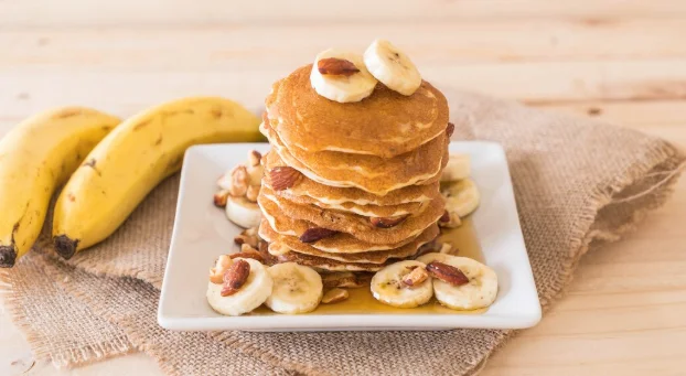 Fluffy Banana Pancakes-simple breakfast ideas