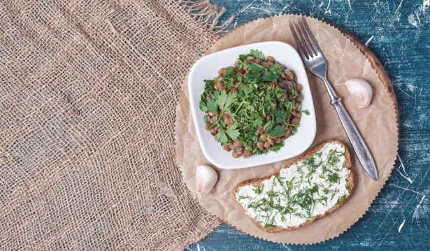 Lentil and Kale Shakshouka
