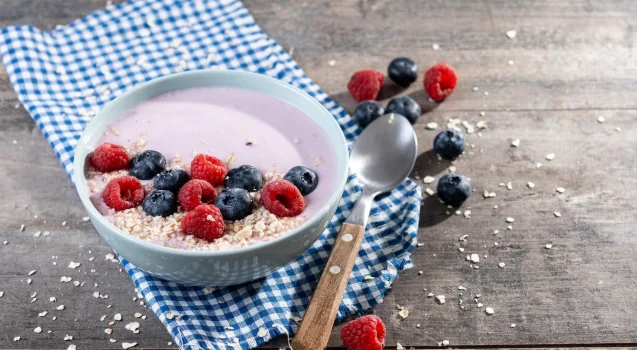 Overnight Oats with Fresh Toppings