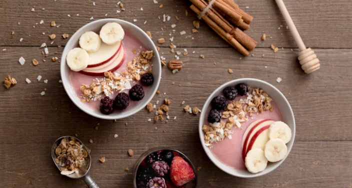 Overnight oats, smoothie bowls