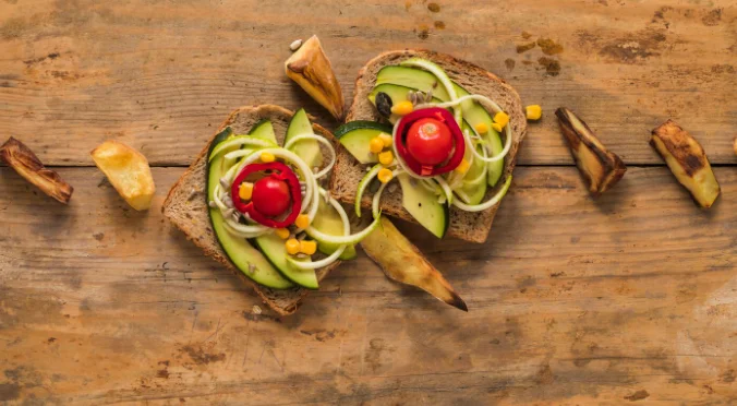 Savory Turkey and Avocado Sandwich-delicious lunch ideas