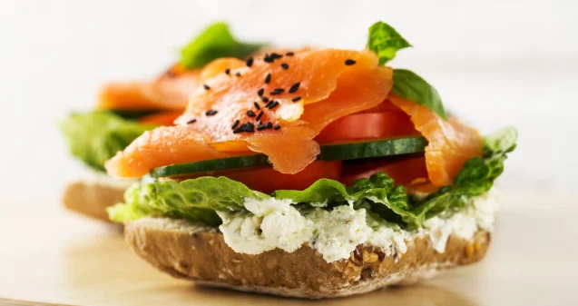 Smoked Salmon Bagels-top brunch recipes