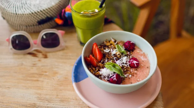 Smoothie Bowls for the Weekend-easy brunch