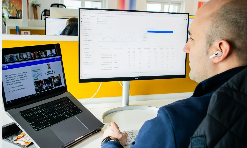 analyzing SEO strategies on Decktop using Google Analytics dashboard