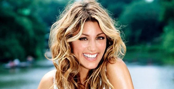 Awards and Recognitions of Jennifer Esposito Net Worth