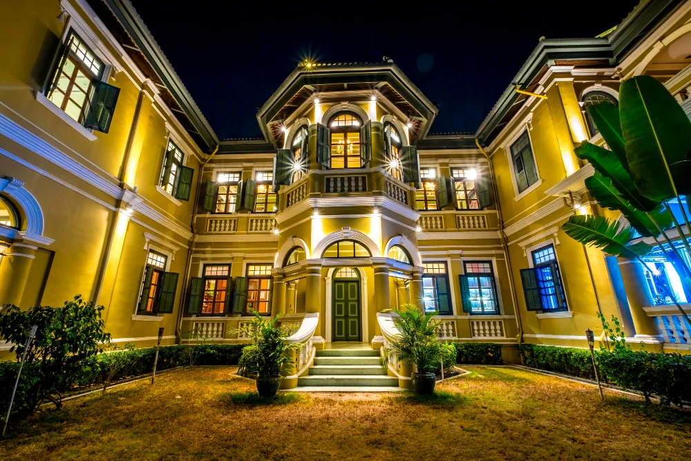 Hotel Ciqala Luxury Home Suites Review and Travel Guide