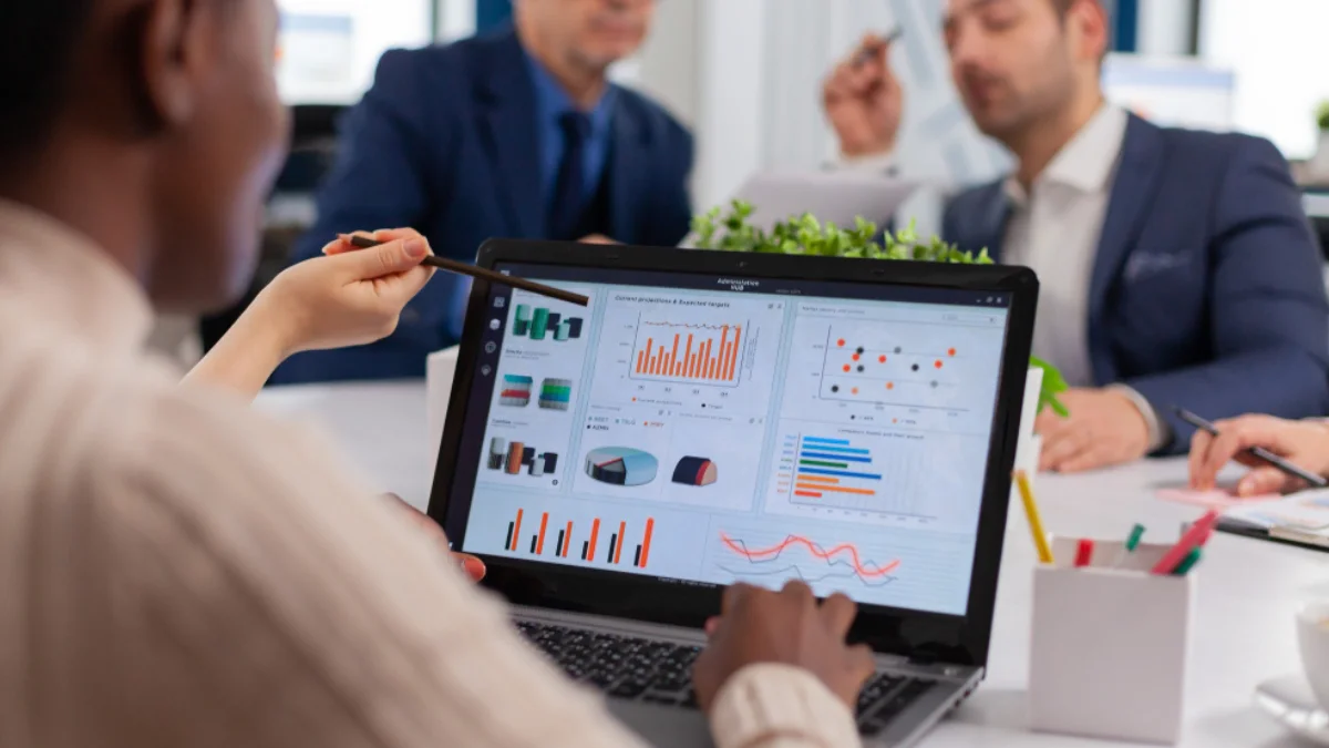 B2B marketers using SEO tools to analyze search rankings and website traffic