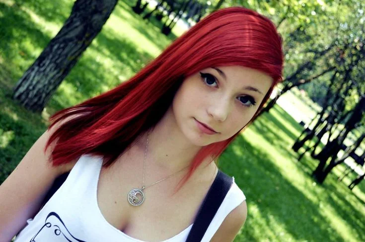 Hayley Lewis Net Worth: