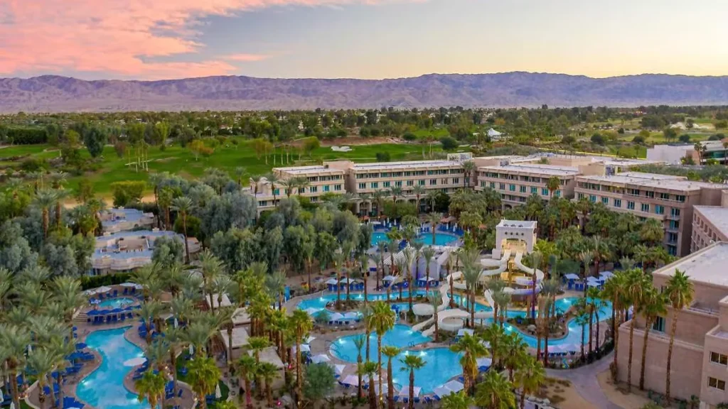Luxury Resorts in Indian Wells: Top Stays with Pool, Spa and Golf